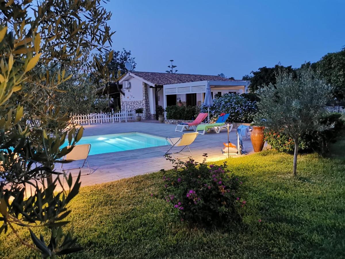 Villa Hibiscus Castellammare del Golfo Buitenkant foto