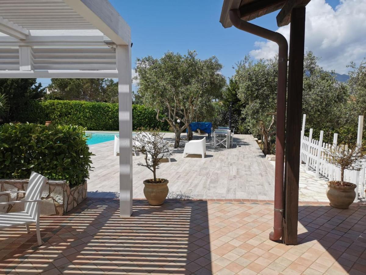 Villa Hibiscus Castellammare del Golfo Buitenkant foto