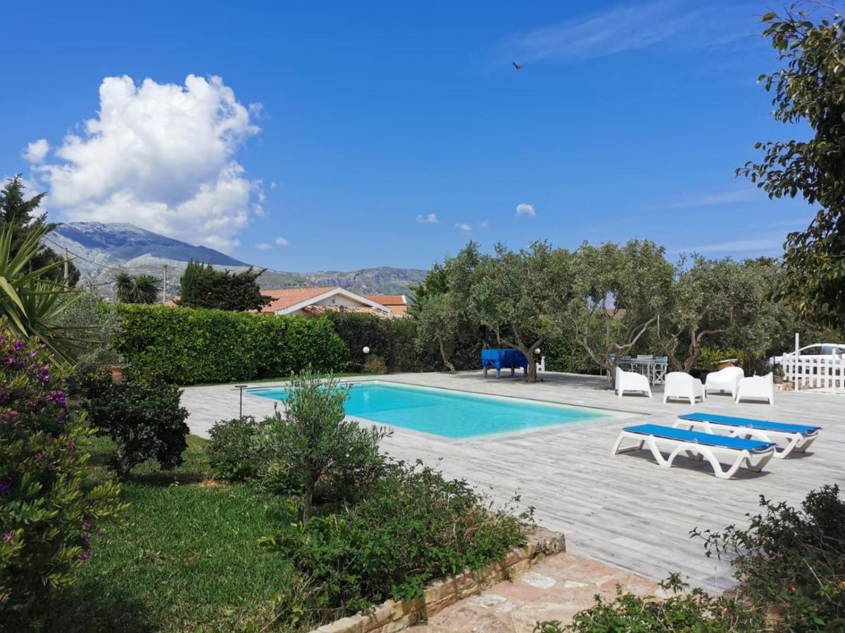 Villa Hibiscus Castellammare del Golfo Buitenkant foto
