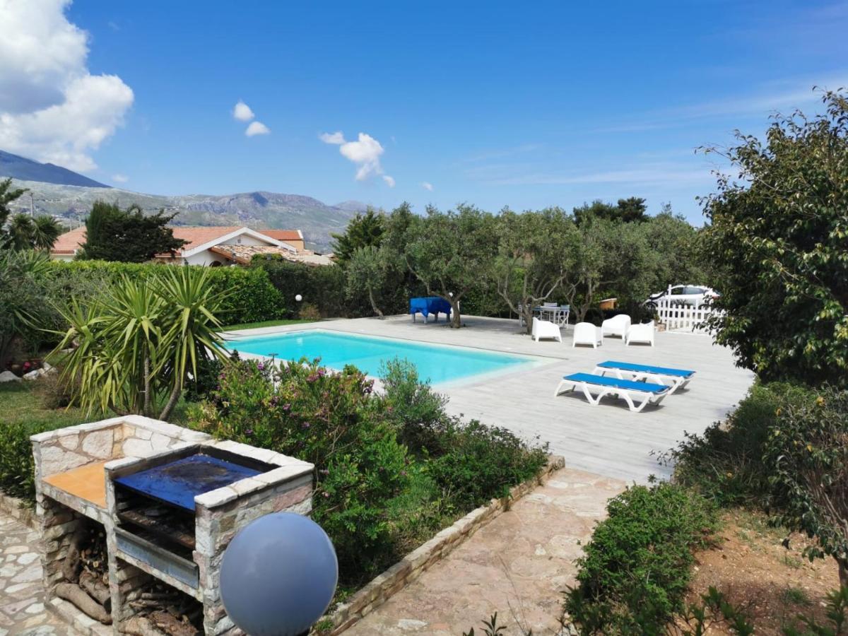 Villa Hibiscus Castellammare del Golfo Buitenkant foto