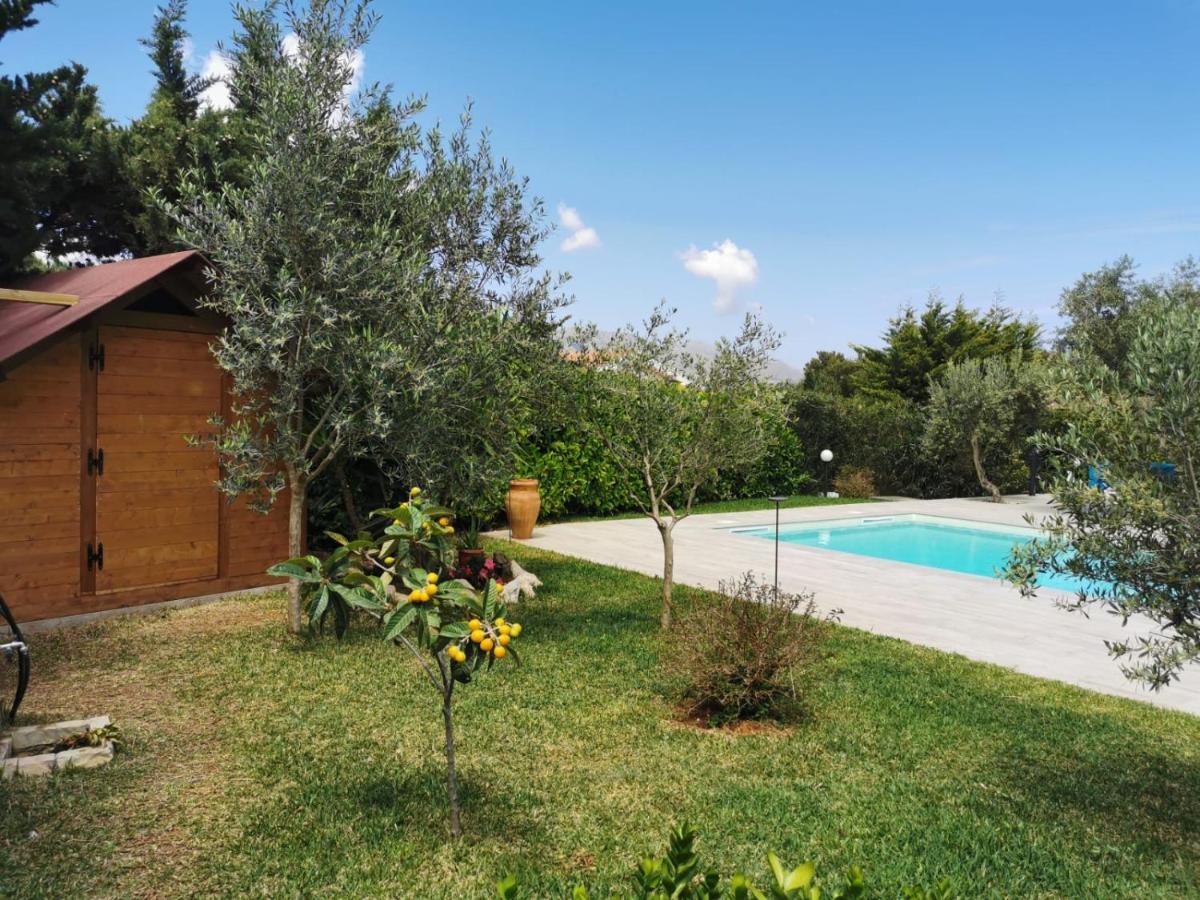 Villa Hibiscus Castellammare del Golfo Buitenkant foto