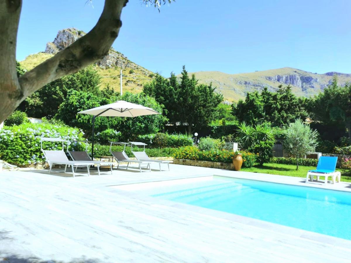 Villa Hibiscus Castellammare del Golfo Buitenkant foto