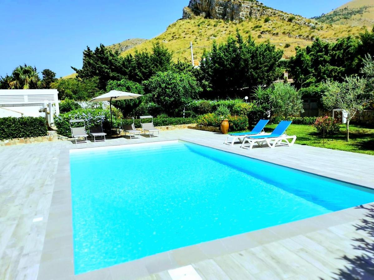 Villa Hibiscus Castellammare del Golfo Buitenkant foto