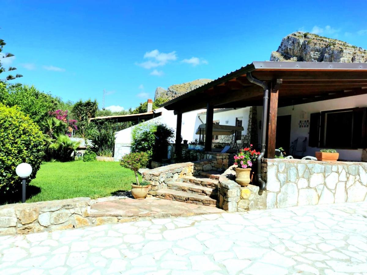 Villa Hibiscus Castellammare del Golfo Buitenkant foto