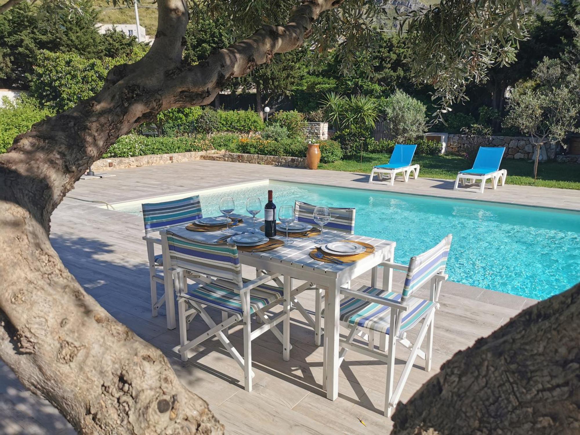 Villa Hibiscus Castellammare del Golfo Buitenkant foto